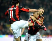 FUSSBALL SERIE A:  (v.li.) AC Mailand JUBEL mit Zlatan Ibrahimovic, Robinho, Flamini Mathieu