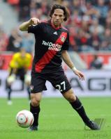 Fussball: 1. Bundesliga Saison 2010/2011: Leverkusen, Castro Einzelaktion