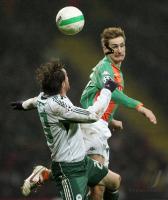 Fussball CL: Bremen - Athen, Zweikampf