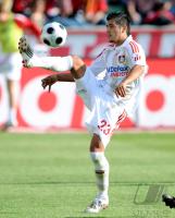 Fussball 1. Bundesliga: Leverkusen, VIDAL Einzelaktion am Ball