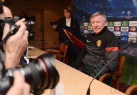 FUSSBALL INTERNATIONAL  CHL ACHTELFINALE 12/13: Trainer Sir Alex Ferguson (Manchester United FC)