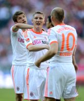 Fussball 1. Bundesliga, Saison 2011/2012:  Thomas Mueller, Bastian Schweinsteiger, Arjen Robben (v. li., FC Bayern Muenchen)