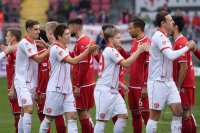 Fussball 2. Bundesliga Saison 17/18:  1. FC Kaiserslautern - Fortuna Duesseldorf
