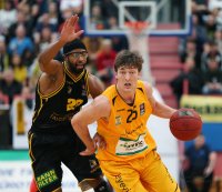 Basketball 1. Bundesliga 15/16 Hauptrunde: Walter Tigers Tuebingen - MHP RIESEN Ludwigsburg