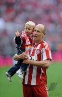 Fussball 1. Bundesliga : JUBEL  Robben mit Sohn Luka (FC Bayern Muenchen)