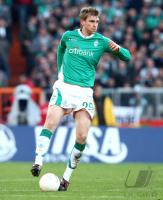 Fussball 1. Bundesliga: Bremen, MERTESACKER Einzelaktion