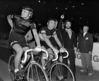 Fussball/Radsport Gerd Mueller und Eddy Merckx beim 6 Tage Rennen in Muenchen