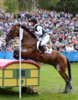 REITEN Olympia 2012: Michael Jung (Deutschland) mit Sam beim Gelaenderitt