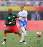 FUSSBALL  Olympia 2008   Vorrunde  Maenner Kamerun - Italien