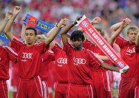 Fussball International Audi Cup 2011:  FC Bayern Muenchen Kinder mit Schal
