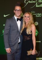 Fussball, 1. Bundesliga Saison 2012/2013: Marko Arnautovic  posiert mit Ehefrau Sarah