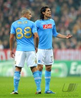 Fussball CHL  Saison 2011/2012:  Goekhan Inler , Edinson Cavani (v. li., SSC Neapel)