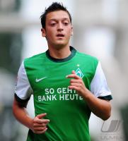 FUSSBALL, 1. BUNDESLIGA, Werder Bremen: OEZIL