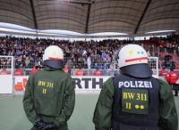 Fussball 1. Bundesliga: POLIZEI beim Spiel VfB Stuttgart  -  Karlsruher SC