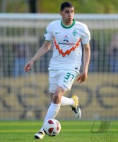 Fussball: 3. Liga,  Saison 2010/2011: SV Werder Bremen II, BALOGUN am Ball