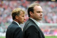 Fussball 1. Bundesliga :  Trainer Andries Jonker, Sportdirektor Christian Nerlinger (v. li., FC Bayern Muenchen)