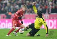 Fussball 1. Bundesliga, Saison 2012/2013:  Toni Kroos (li, FC Bayern Muenchen) gegen Mats Hummels (Borussia Dortmund)