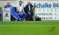 Fussball 1. Bundesliga : Co Trainer  Seppo Eichkorn, Bernd Hollerbach, Trainer, Sportdirektor Felix Magath (v. li., FC Schalke 04)