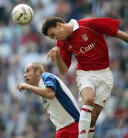 Fussball 1. Bundesliga: Hamburger SV - Bayern, Zweikampf