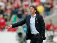 Fussball 1. Bundesliga 10/11:  Trainer Bruno Labbadia (VfB Stuttgart)
