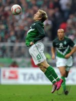 Fussball: 1. Bundesliga Saison 2010/2011: Werder Bremen, MARIN am Ball