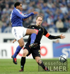 Fussball 1. Bundesliga: Schalke - Bremen, Zweikampf