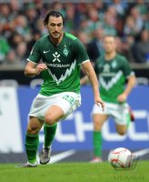 Fussball: 1. Bundesliga Saison 2010/2011: Werder Bremen, ALMEIDA am Ball