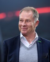 Fussball DFB Pokal 2. Runde 16/17: FC Bayern Muenchen - FC Augsburg