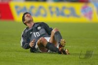 FUSSBALL; Michael Ballack (GER) Michael Ballack (GER) angeschlagen am Boden