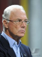 FUSSBALL CHL  Saison 10/11: Franz Beckenbauer