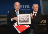 Besuch des Civil Service Football Club London im Home of FIFA