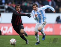 2. Fussball Bundesliga:  Moise Bambara (li, FC Ingolstadt )gegen Benjamin Lauth (re, 1860 Muenchen)