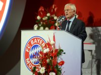 Fussball 1. Bundesliga : Jahreshauptversammlung FC Bayern Muenchen