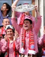 Fussball 1. Bundesliga :  JUBEL  Arjen Robben, Mark van Bommel (FC Bayern Muenchen)