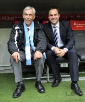 Fussball 2. Bundesliga:  InFussball 2. Bundesliga:  (v. li.) Praesident Dieter Schneider mit Manager Robert Schaefer  (TSV 1860 Muenchen)