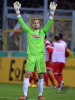 Fussball DFB Pokal 2. Runde 13/14: Torwart Oliver Baumann (SC Freiburg)