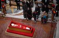 Vatikan / Rom: Trauer nach dem Tod von Papst Franziskus I.