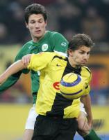 Fussball 1. Bundesliga: Dortmund - Wolfsburg, Zweikampf