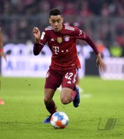 Fussball 1. Bundesliga Saison 21/22: FC Bayern Muenchen -  SC Freiburg