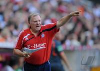 FUSSBALL  1. BUNDESLIGA:  Co-Trainer Gerland (FC Bayern Muenchen)
