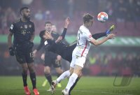 Fussball 1. Bundesliga Saison 21/22: FC Augsburg - FC Bayern Muenchen