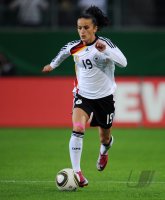 Fussball: International, Frauen Laenderspiel: Deutschland, BAJRAMAJ am Ball