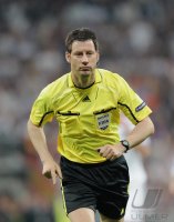 Fussball CHL  Saison 2010/2011:  Schiedsrichter Wolfgang Stark (GER)