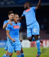 FUSSBALL  CHL  Saison 2013/2014: JUBEL Goekhan Inler (SSC Neapel)