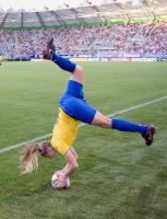 Fussball Frauen FIFA U 20  WM  2008   Viertelfinale  Leah (BRA)  Salto-Einwurf