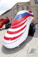 FUSSBALL EURO 2008: Ueberdimensionale Fu&sect;ballschuhe