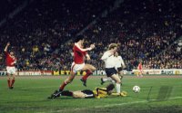 Fussball Deutschland-Oesterreich:   Pezzey, Koncilia, Rummenigge