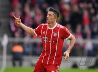 Fussball 1. Bundesliga Saison 17/18: FC Bayern Muenchen - 1. FSV Mainz 05