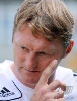 Fussball DFB Pokal:  Trainer Ralph Hasenhuettl  (Unterhaching)