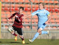 Fussball Regionalliga Sued 2011/2012:  Sinan Tekerci  (li. 1. FC Nuernberg) gegen Christoph Rech (re, TSV 1860 Muenchen)